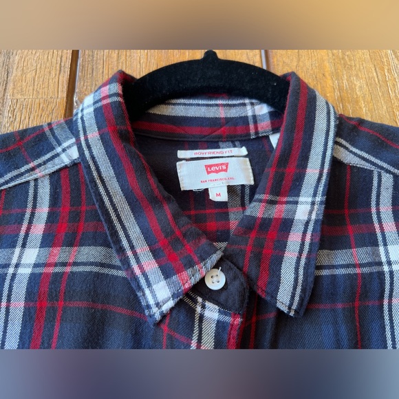 Levi’s Plaid Ultimate Boyfriend Fit Women’s Button Down Shirt - Size M - Picture 3 of 7
